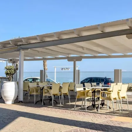 Yria Hotel Kokkini Hani